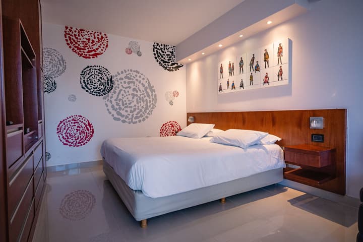 Shoshana Hotel Boutique