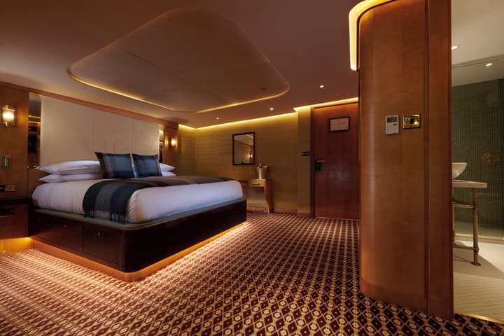 Fingal - A Luxury Floating Hotel