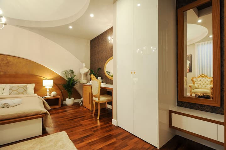 Silver & Gold Luxury Rooms