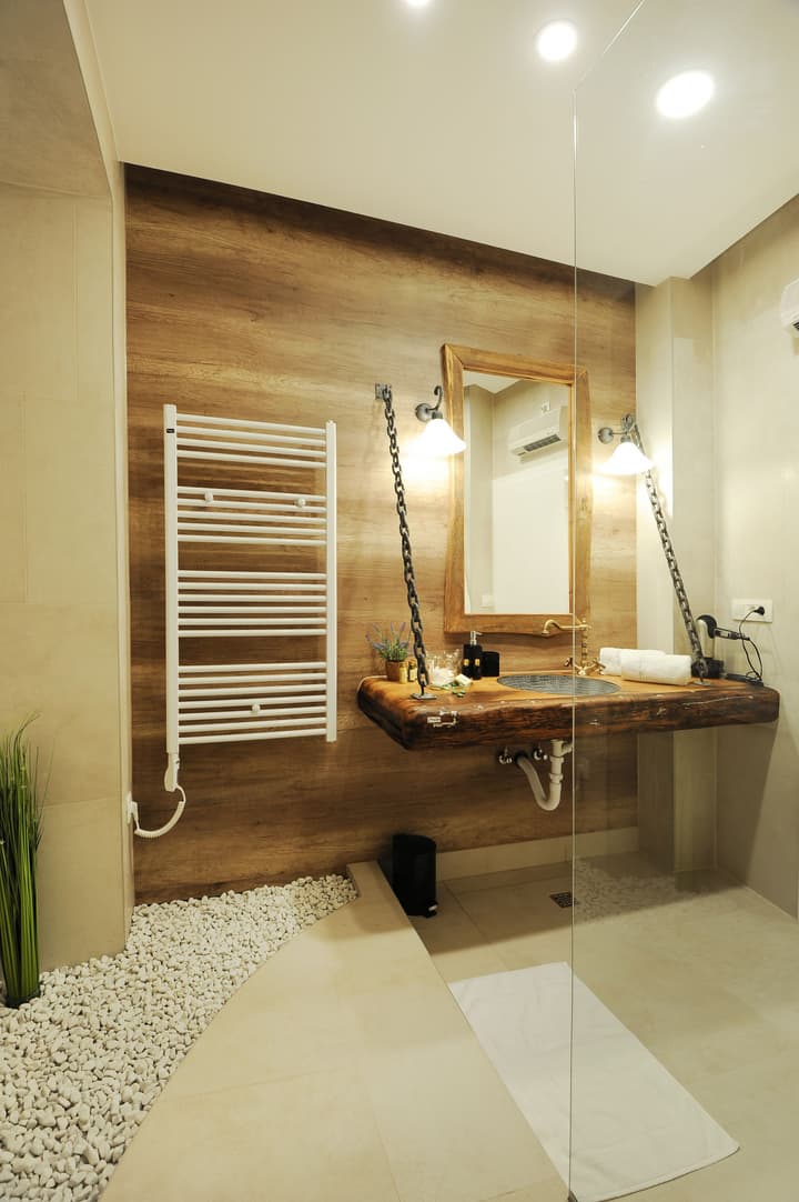 Silver & Gold Luxury Rooms