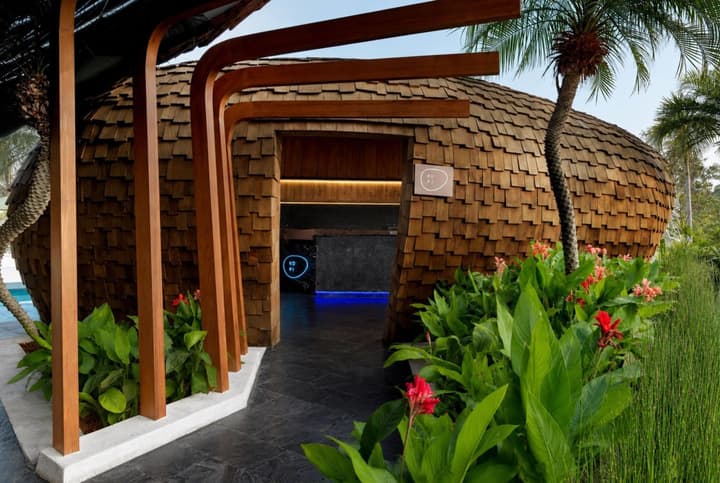Wyndham Grand Nai Harn Beach Phuket