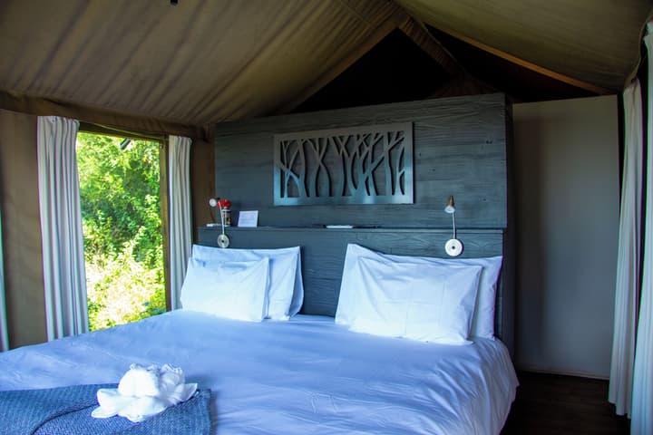 Ndhula Luxury Tented Lodge