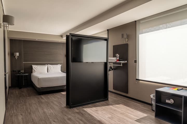 Ola Santiago Providencia, Tapestry Collection by Hilton