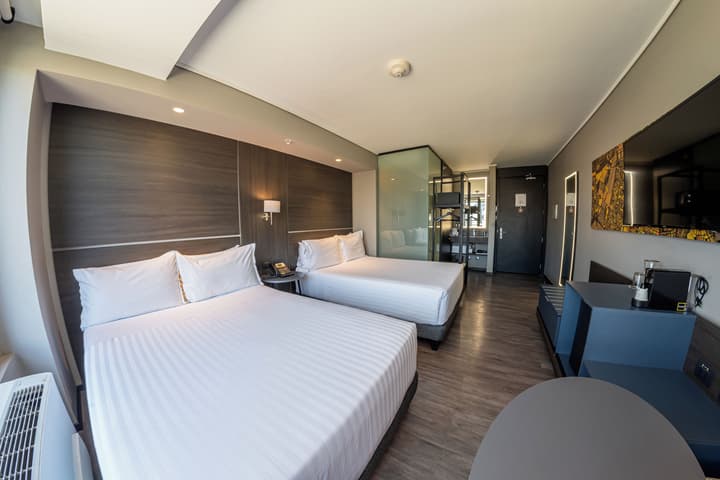 Ola Santiago Providencia, Tapestry Collection by Hilton