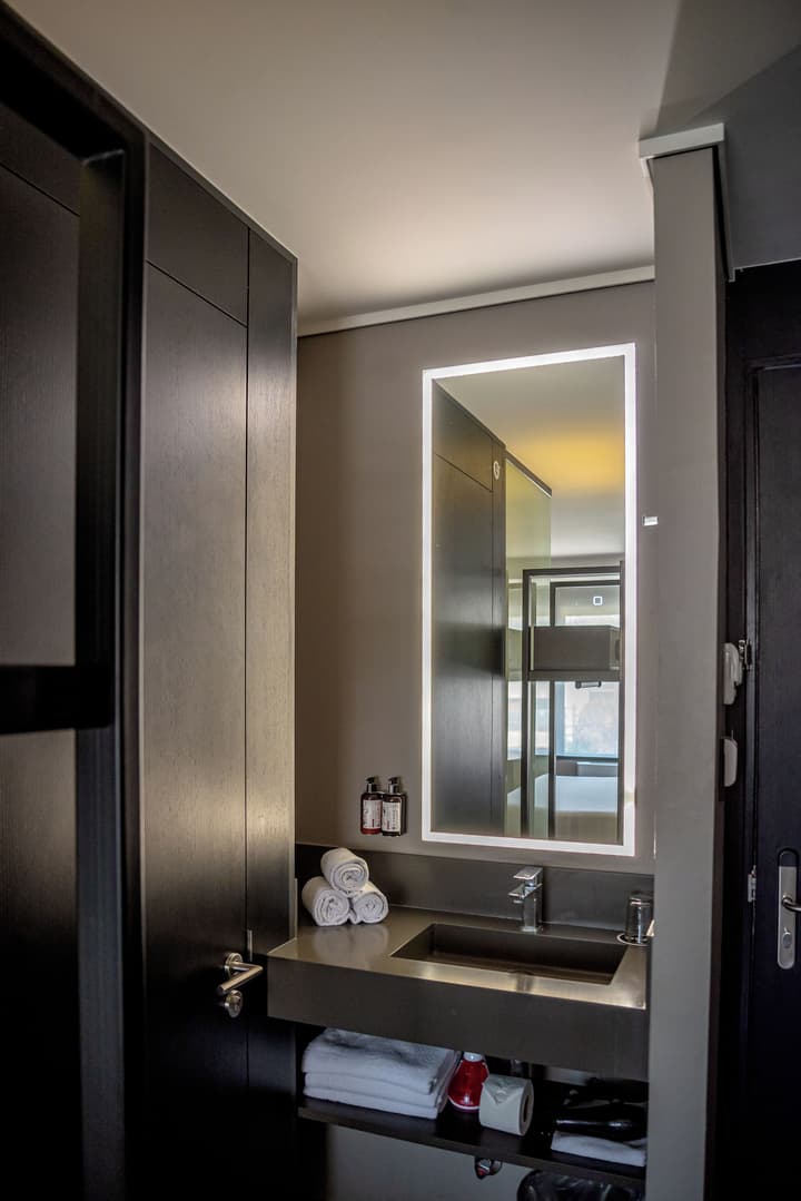 Ola Santiago Providencia, Tapestry Collection by Hilton