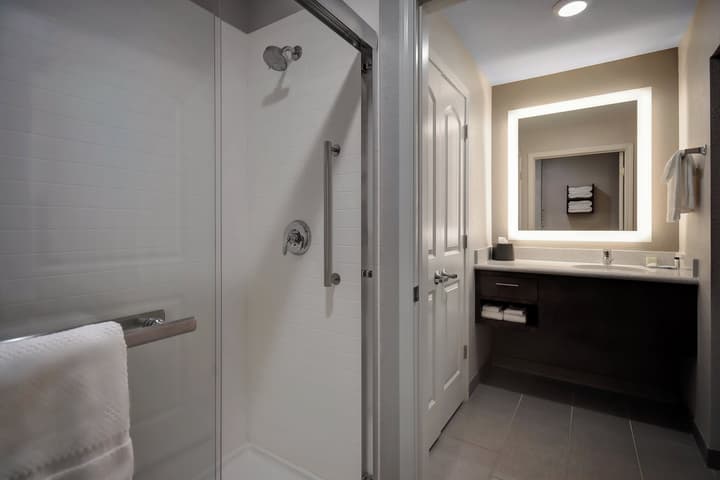 Staybridge Suites Holland by IHG