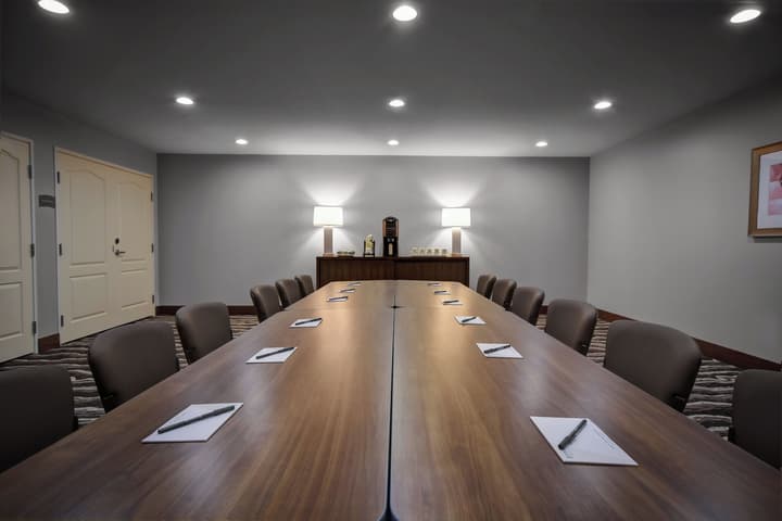 Staybridge Suites Holland by IHG