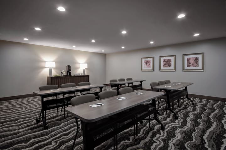Staybridge Suites Holland by IHG