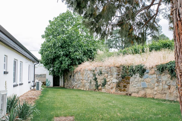 Hummingbird Estate Wine & Suites