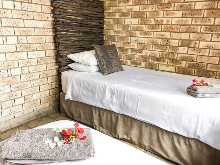 Ingwenya Lodge