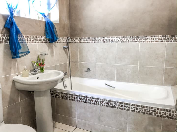 Ingwenya Lodge