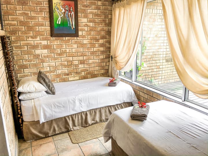 Ingwenya Lodge