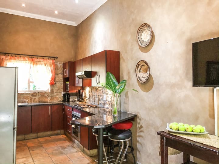 Ingwenya Lodge