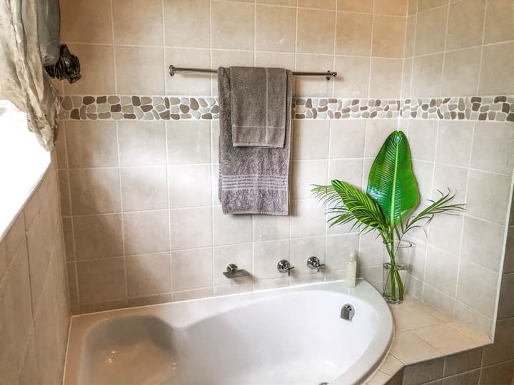 Ingwenya Lodge