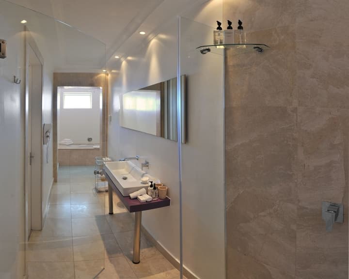The Clarendon - Bantry Bay