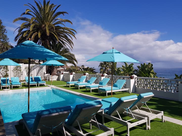 The Clarendon - Bantry Bay