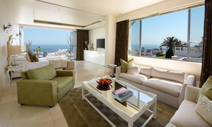 The Clarendon - Bantry Bay