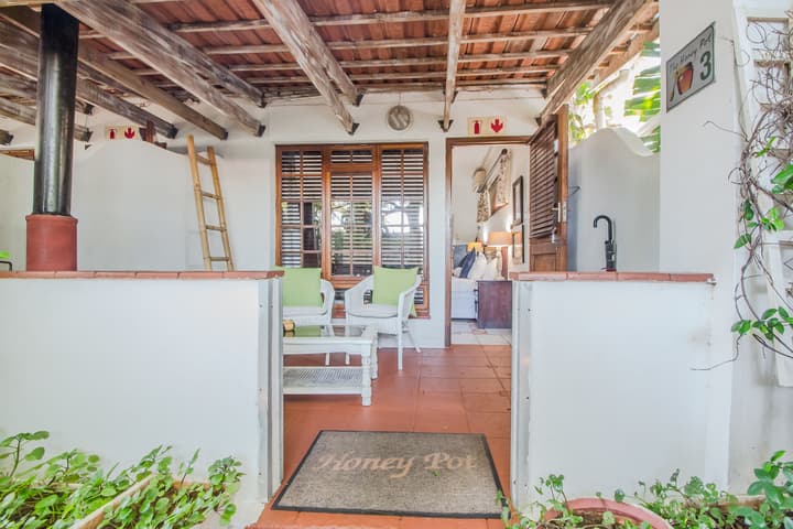 HoneyPot Guesthouse