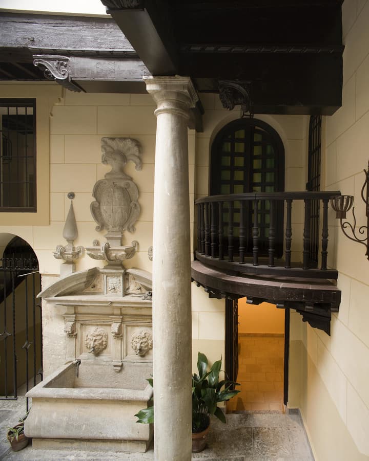 Palacio Mariana Pineda Hotel