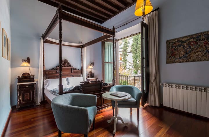 Palacio Mariana Pineda Hotel