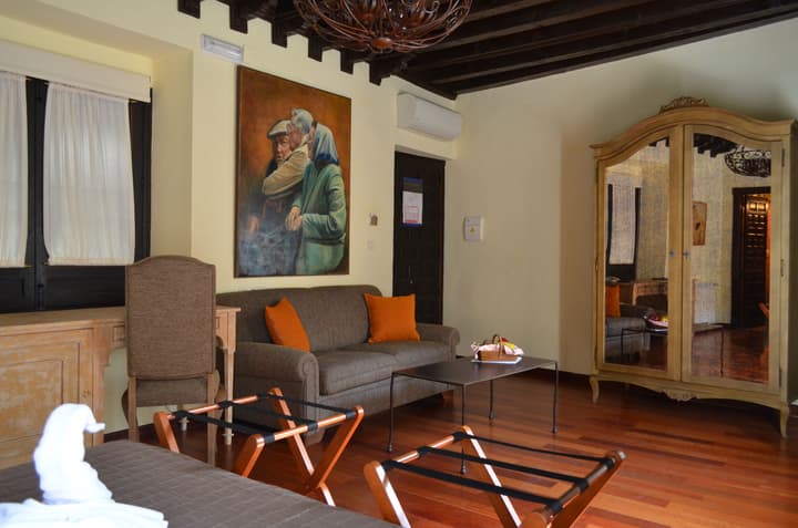 Palacio Mariana Pineda Hotel