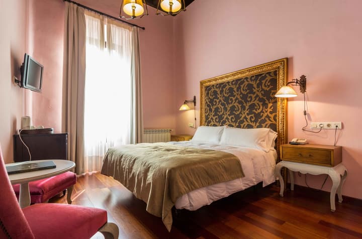 Palacio Mariana Pineda Hotel