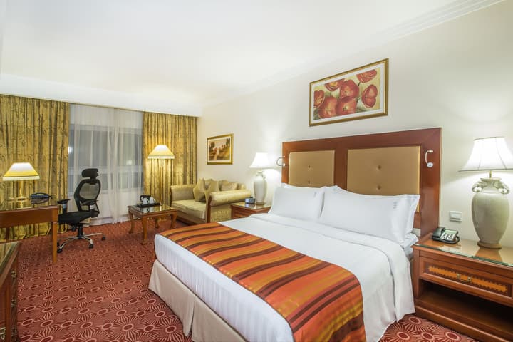Sunday Hotel Holiday International Dubai