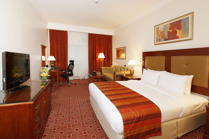 Sunday Hotel Holiday International Dubai