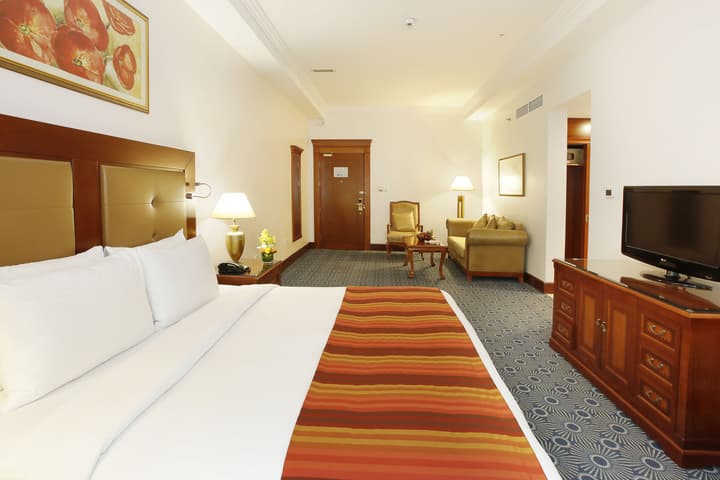 Sunday Hotel Holiday International Dubai