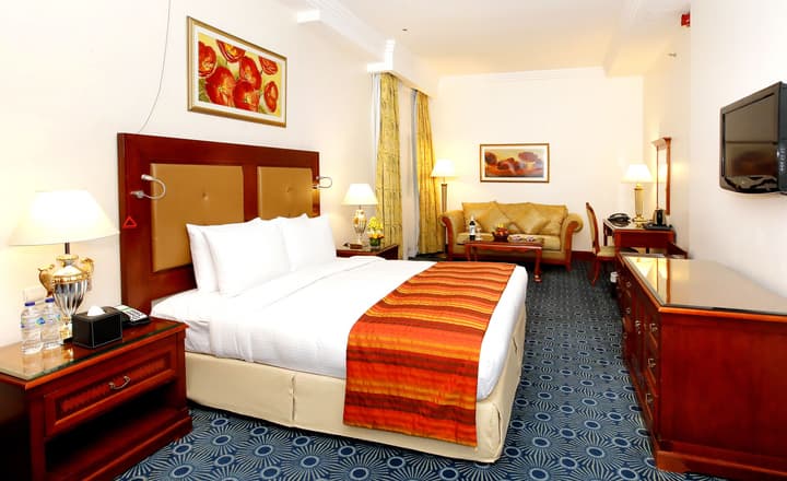Sunday Hotel Holiday International Dubai