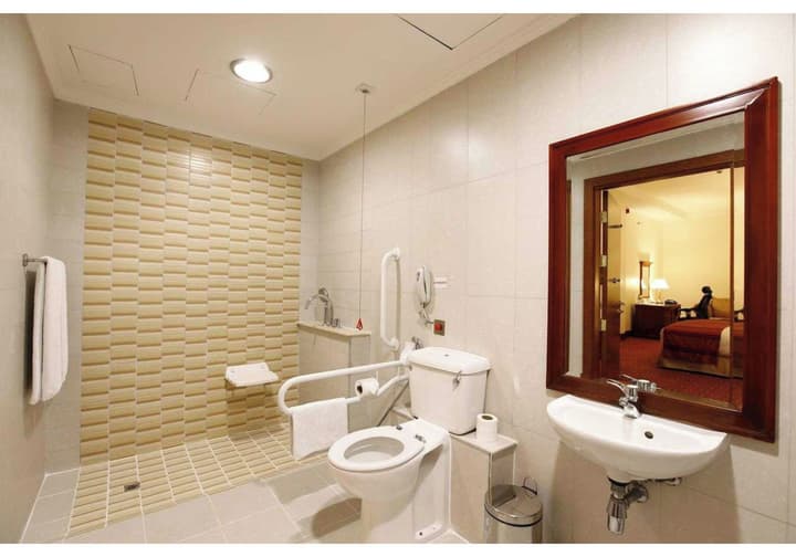 Sunday Hotel Holiday International Dubai