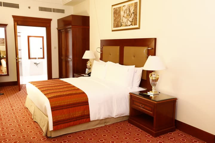 Sunday Hotel Holiday International Dubai