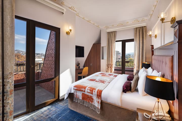 River Side Hotel