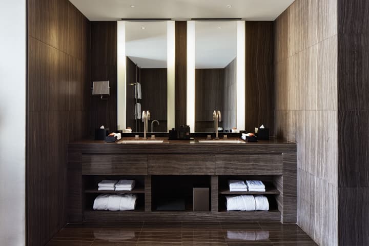 Armani Hotel Dubai, Burj Khalifa