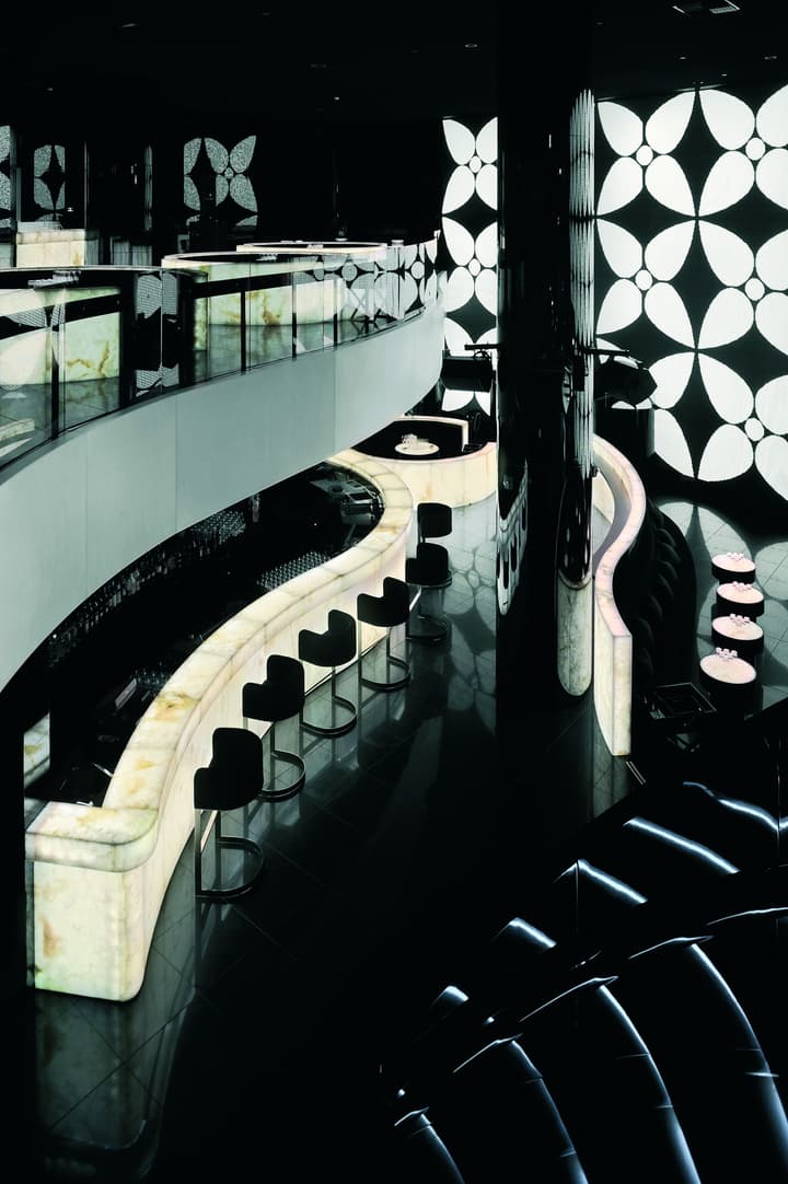 Armani Hotel Dubai, Burj Khalifa
