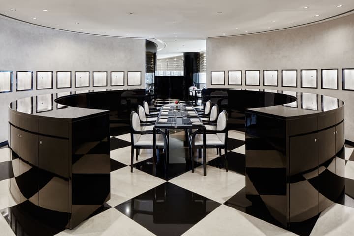 Armani Hotel Dubai, Burj Khalifa