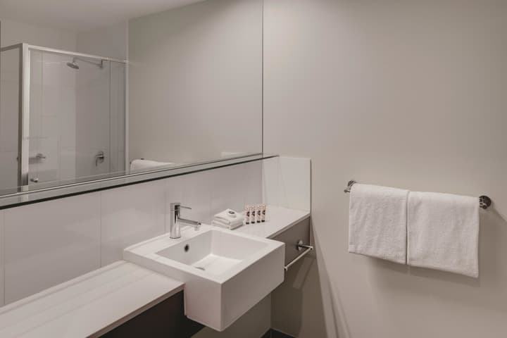 Travelodge Hotel Melbourne Docklands