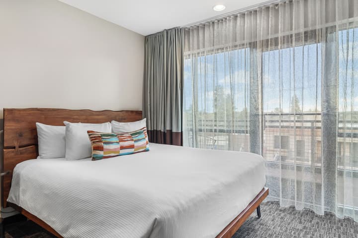 The Oxford Hotel Bend