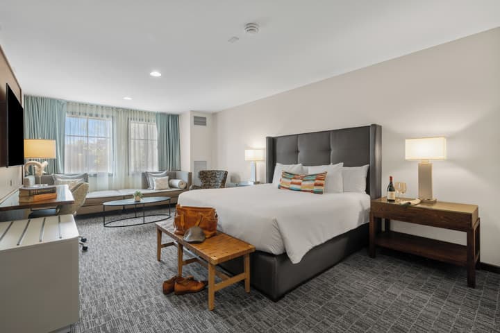 The Oxford Hotel Bend