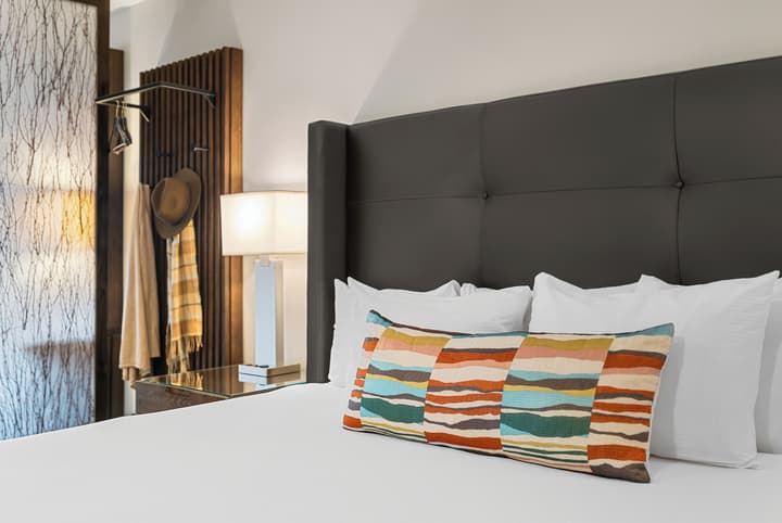 The Oxford Hotel Bend