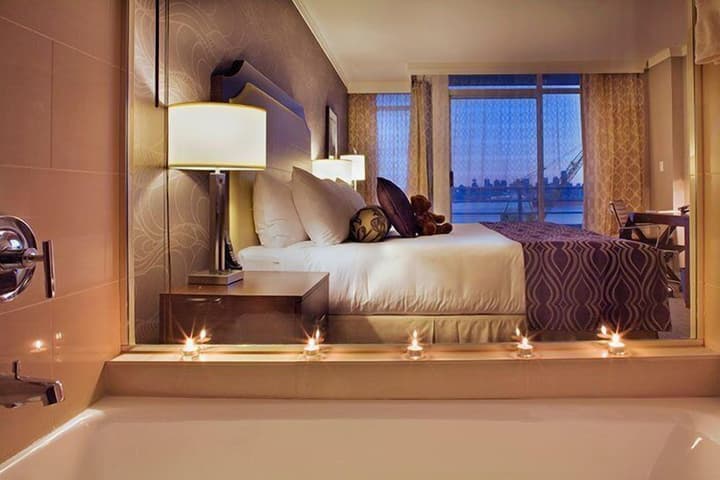 Pinnacle Hotel at the Pier