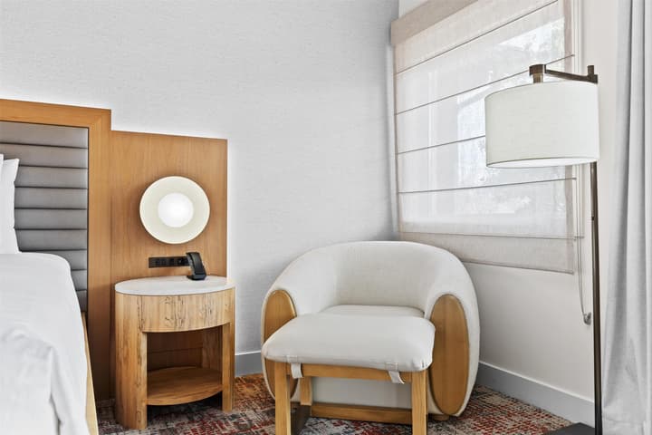 Hotel De Novo Springdale, Tapestry Collection by Hilton