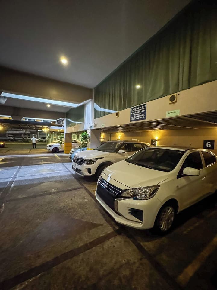 Oliva Plaza Hotel
