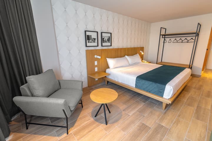 Oliva Plaza Hotel
