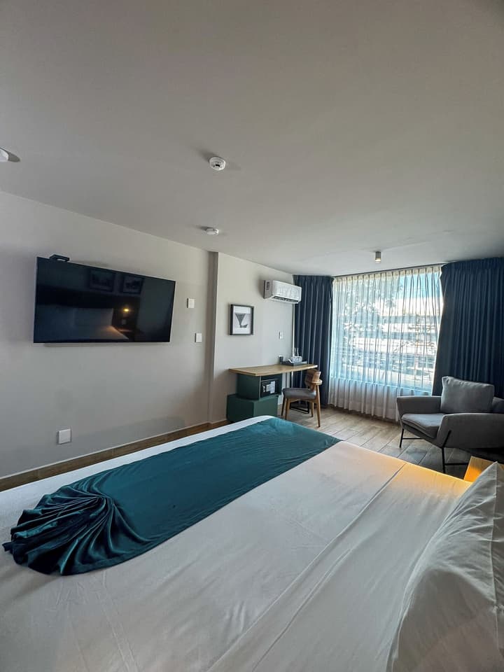Oliva Plaza Hotel
