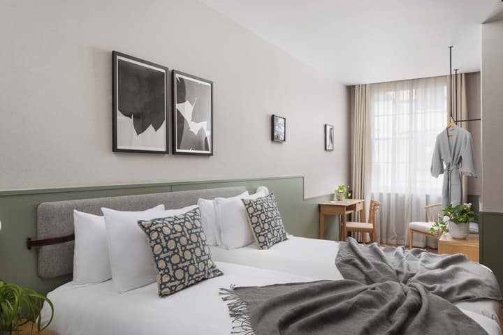 Inhabit Queen's Gardens, a Member of Design Hotels