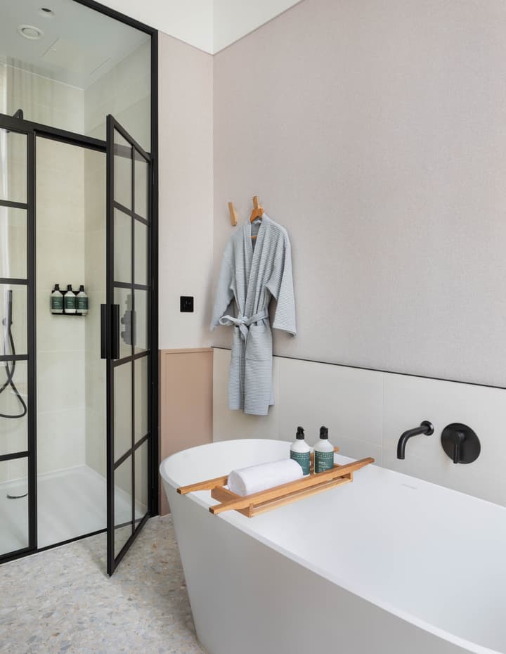 Inhabit Queen's Gardens, a Member of Design Hotels
