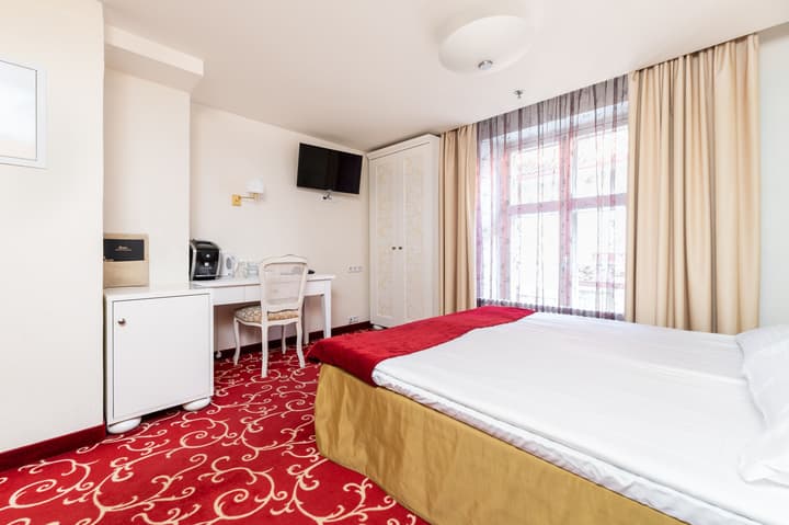 Meriton Old Town Garden Hotel