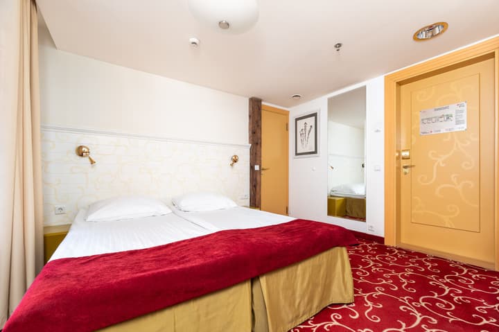 Meriton Old Town Garden Hotel