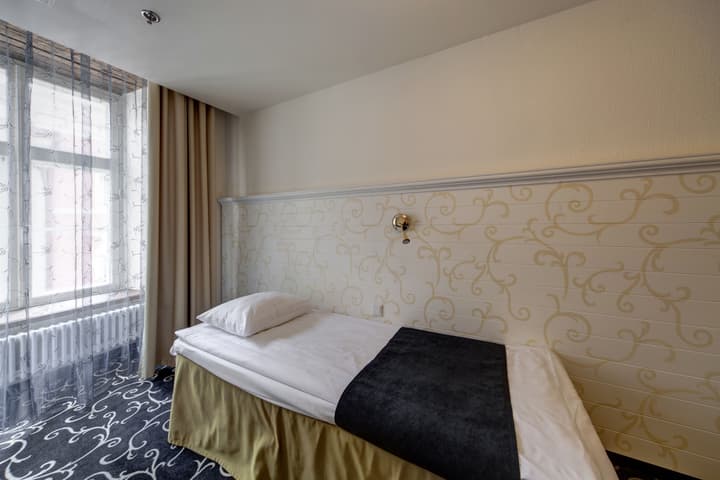 Meriton Old Town Garden Hotel